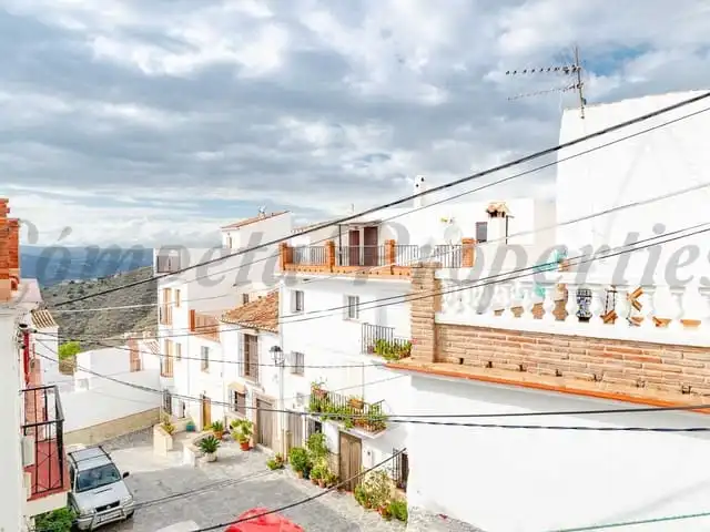 Casa adosada en venta en Canillas de Aceituno