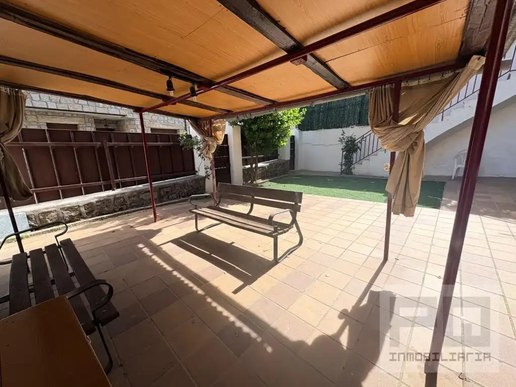Terraza de Planta baja de alquiler en Las Navas del Marqués 