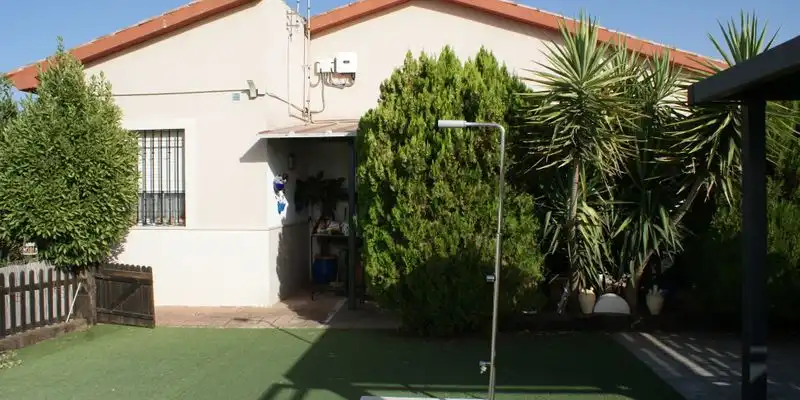 Vista exterior de Casa o chalet en venta en La Carlota con Jardín privado, Terraza y Trastero