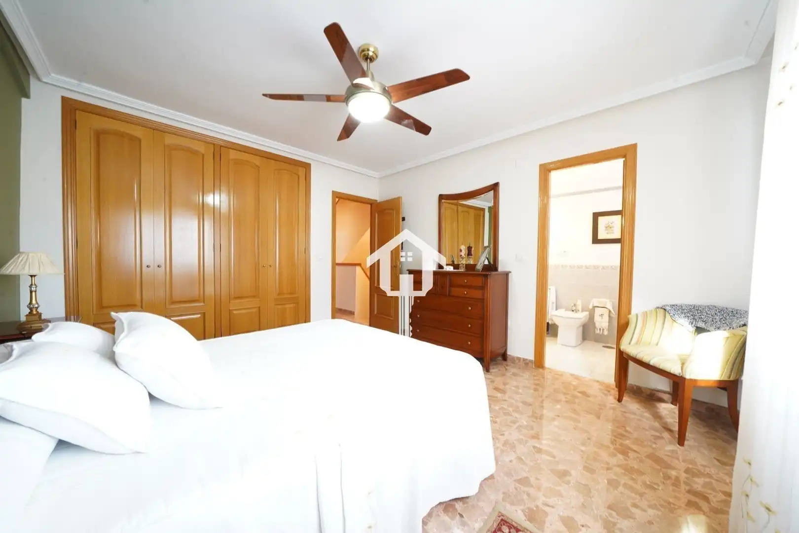 Dormitori de Casa adosada en venda en Alicante / Alacant amb Calefacció, Jardí privat i Terrassa