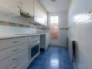 Kitchen of Flat for sale in Villanueva del Pardillo  with Heating and Community pool