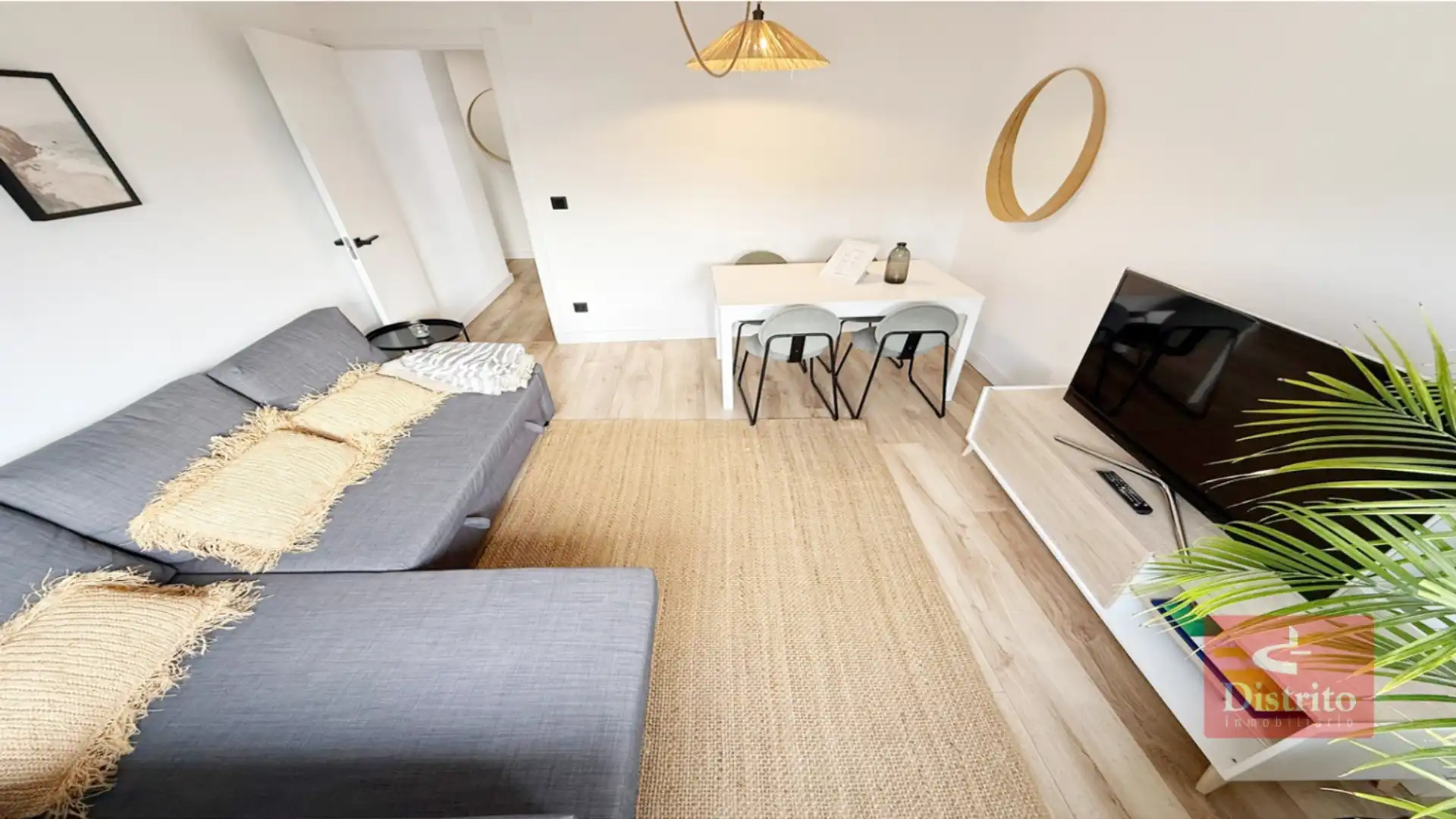 Living room of Flat for sale in Santander  with Heating and Furnished