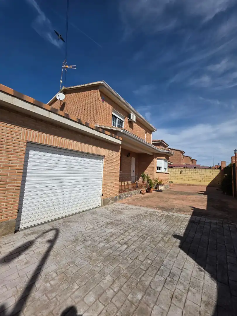 Chalet con piscina en venta en Calypo Fado