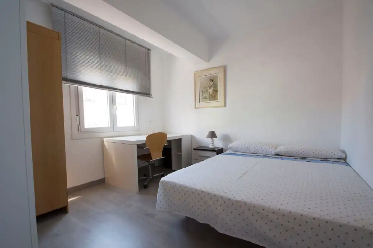 Dormitori de Pis de lloguer en Almería amb Aire condicionat, Calefacció i Terrassa