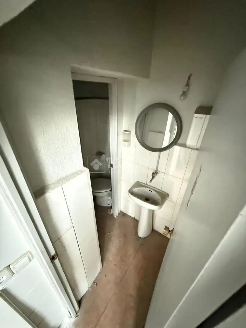Badezimmer von Geschaftsraum zur Miete in Fuenlabrada