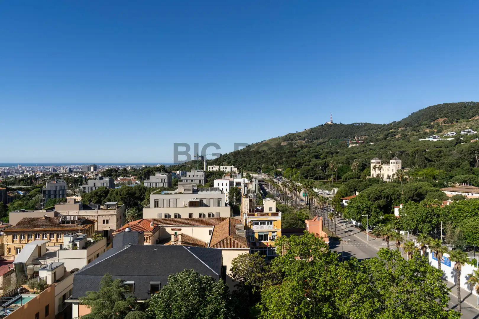 Vista exterior de Pis en venda en Barcelona amb Aire condicionat, Calefacció i Terrassa
