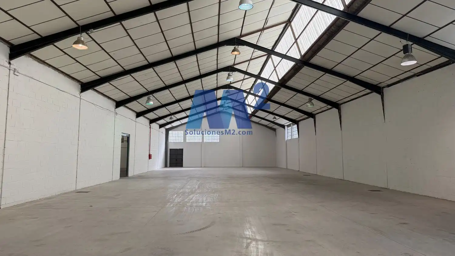 Industrial building for sale in CALLE ÁGUILA