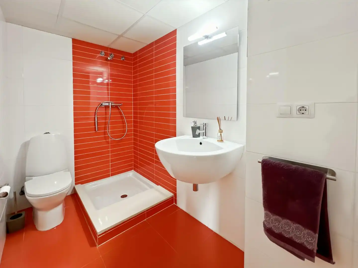 Bathroom of Attic for rent in Castellón de la Plana / Castelló de la Plana  with Air Conditioner and Furnished