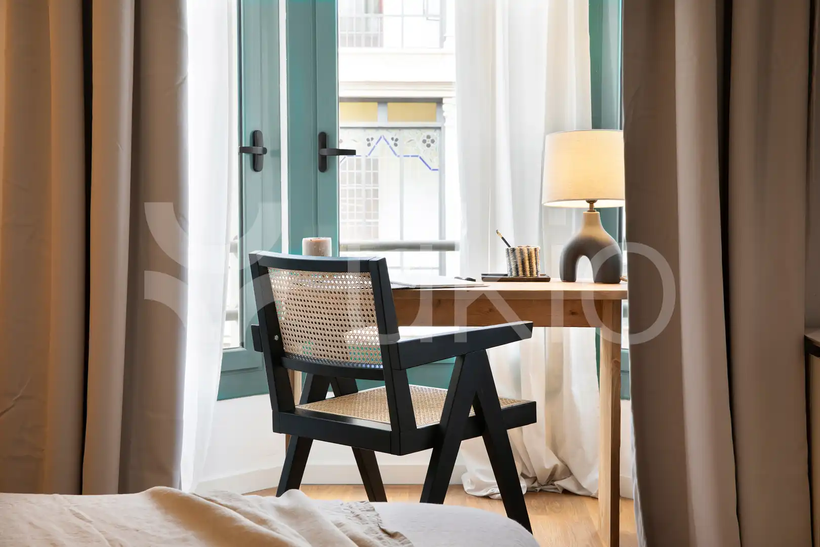 Dormitori de Apartament de lloguer en Barcelona amb Aire condicionat, Calefacció i Moblat