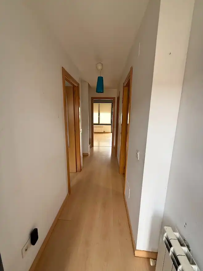Casa adosada en venda en Garrafe de Torío amb Calefacció, Jardí privat i Parquet
