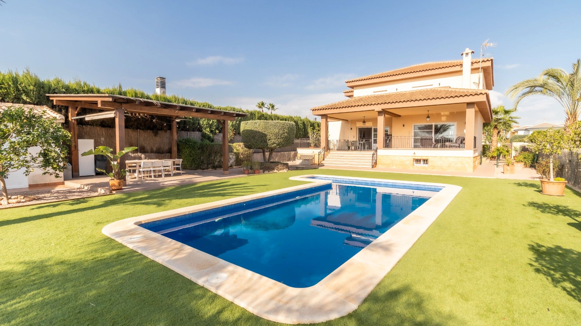 Swimming pool of House or chalet for sale in Elche / Elx  with Air Conditioner, Heating and Private garden