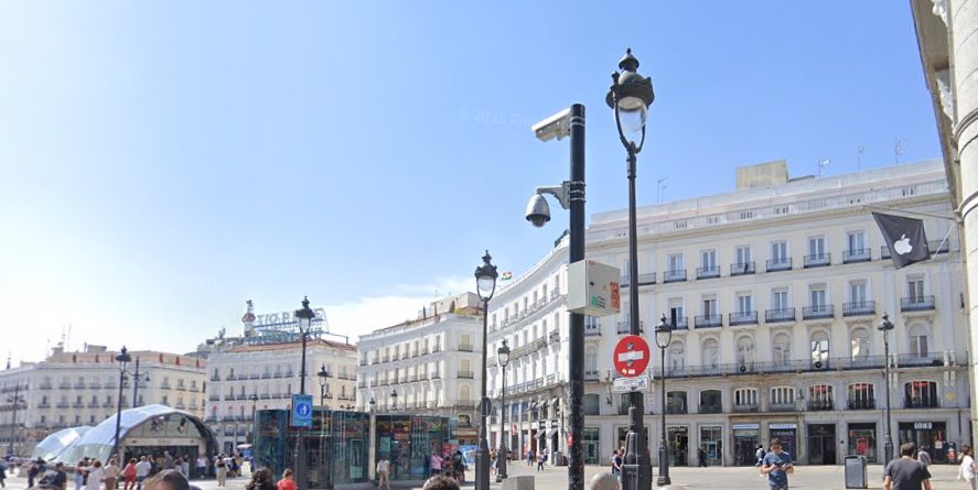 Exterior view of Office for sale in  Madrid Capital  with Heating and Furnished