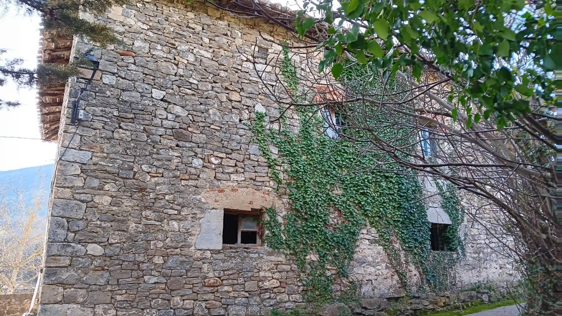 Exterior view of Country homes for sale in Valle de Mena