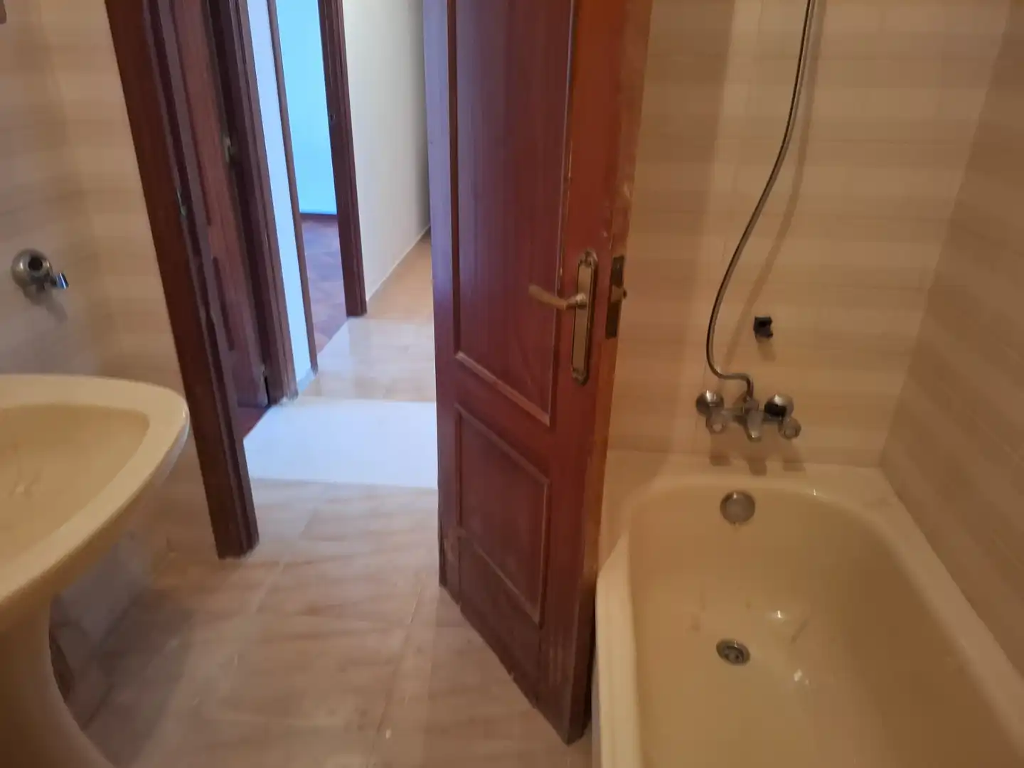 Baño de Piso en venta en Burela con Terraza y Trastero
