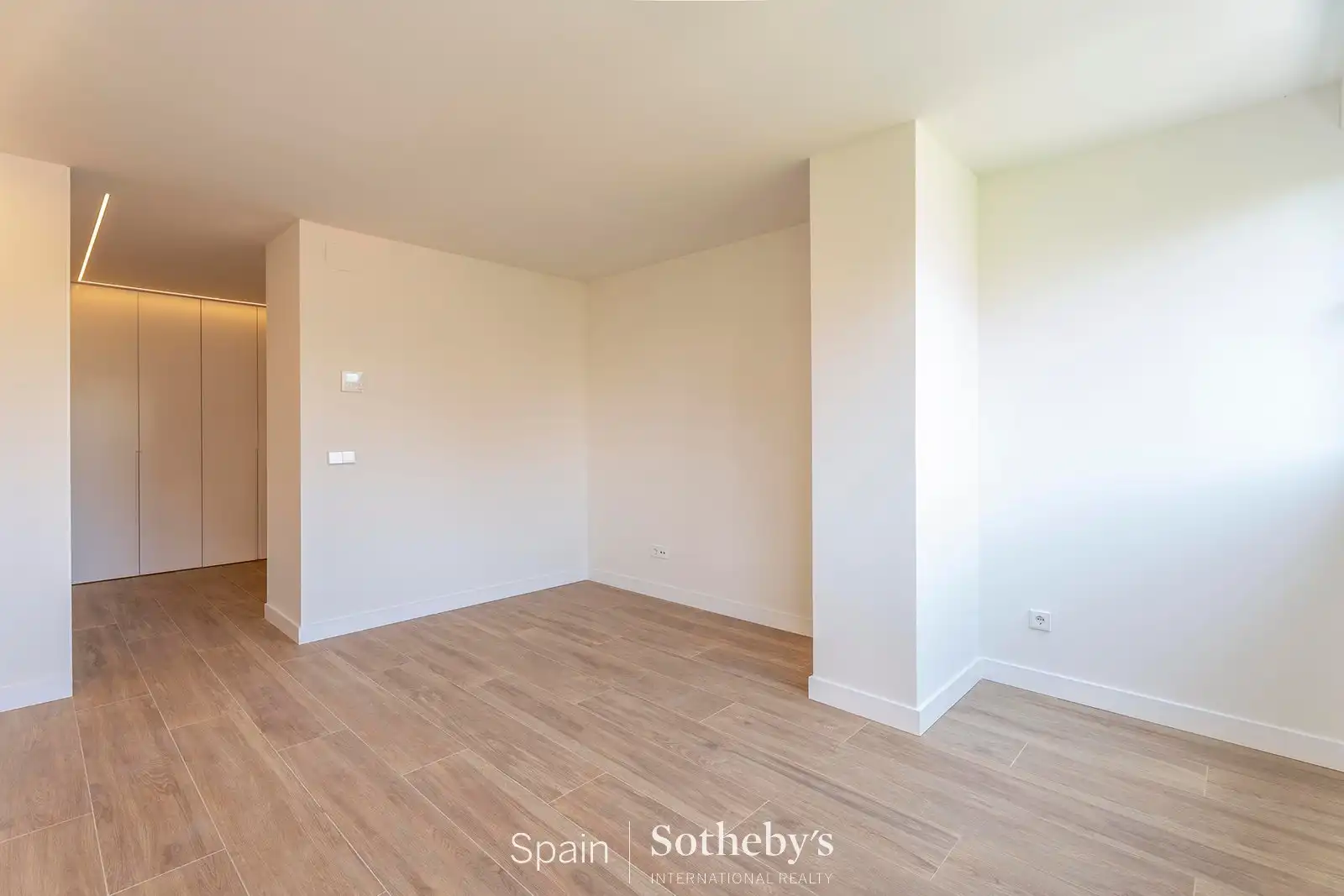 Apartamento con piscina en alquiler en Calle de la Infanta María Teresa, imagen 8