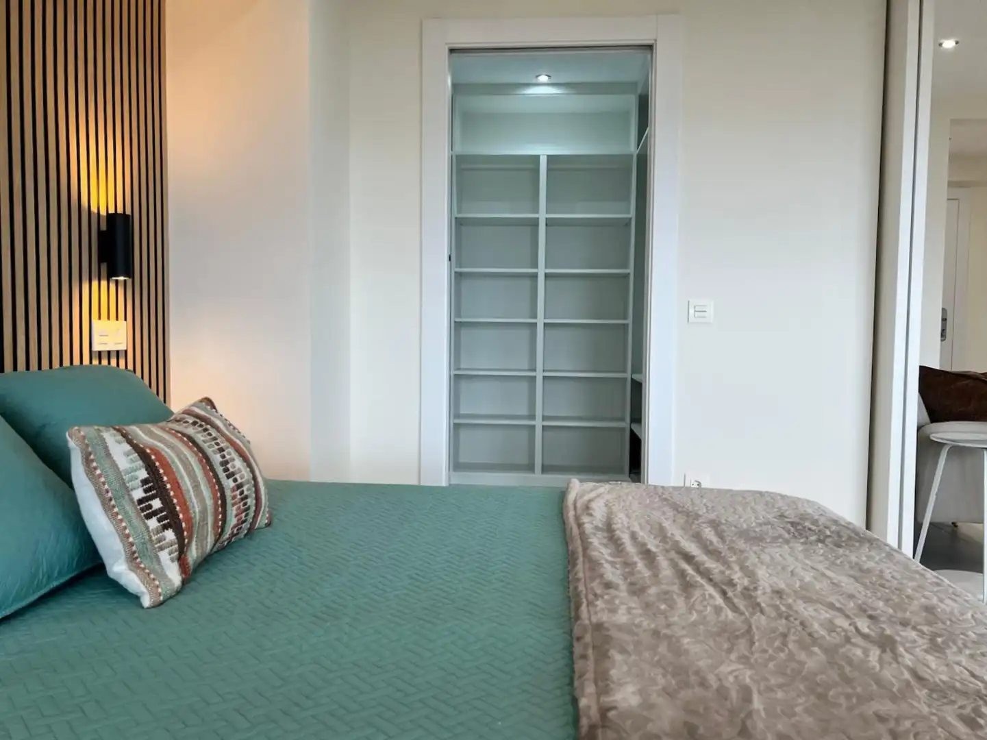 Schlafzimmer von Wohnung zur Miete in Gijón  mit Heizung und Möbliert