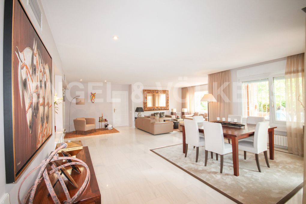 Sala d'estar de Casa o xalet en venda en  Barcelona Capital amb Aire condicionat, Calefacció i Jardí privat