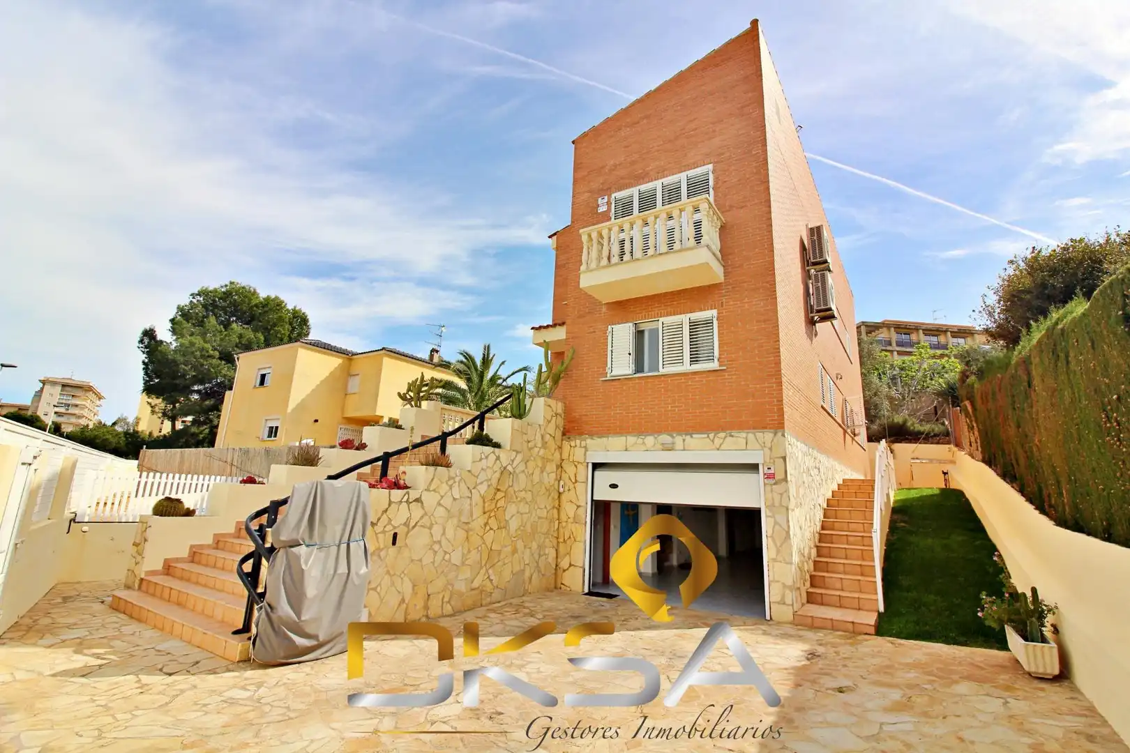 Vista exterior de Casa o xalet en venda en Oropesa del Mar / Orpesa amb Aire condicionat, Jardí privat i Terrassa