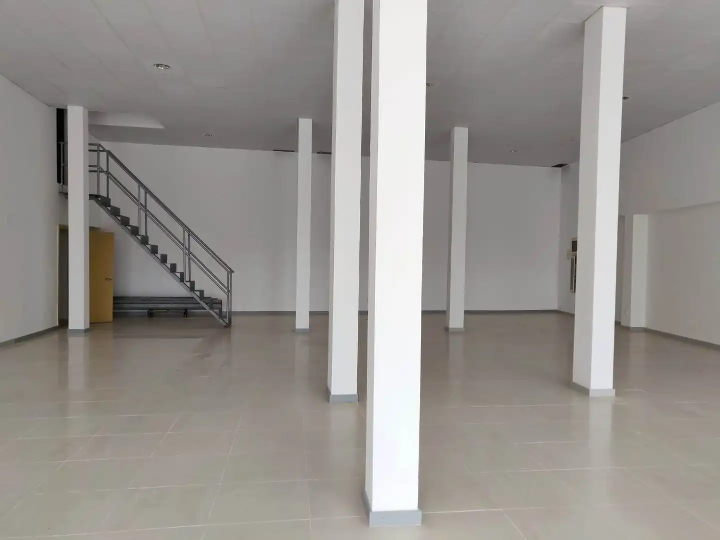 Local de lloguer en La Línea de la Concepción