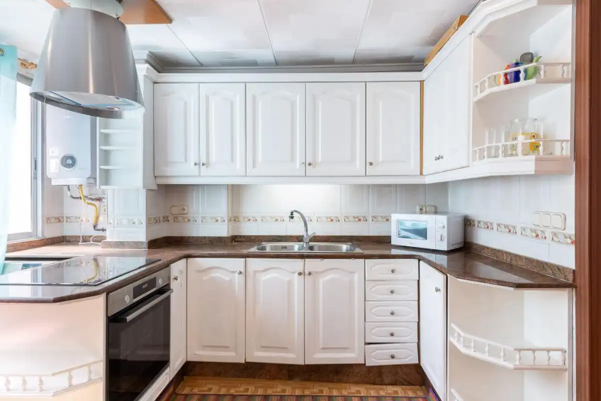 Kitchen of Flat for sale in Valencia  with Air Conditioner, Heating and Terrace