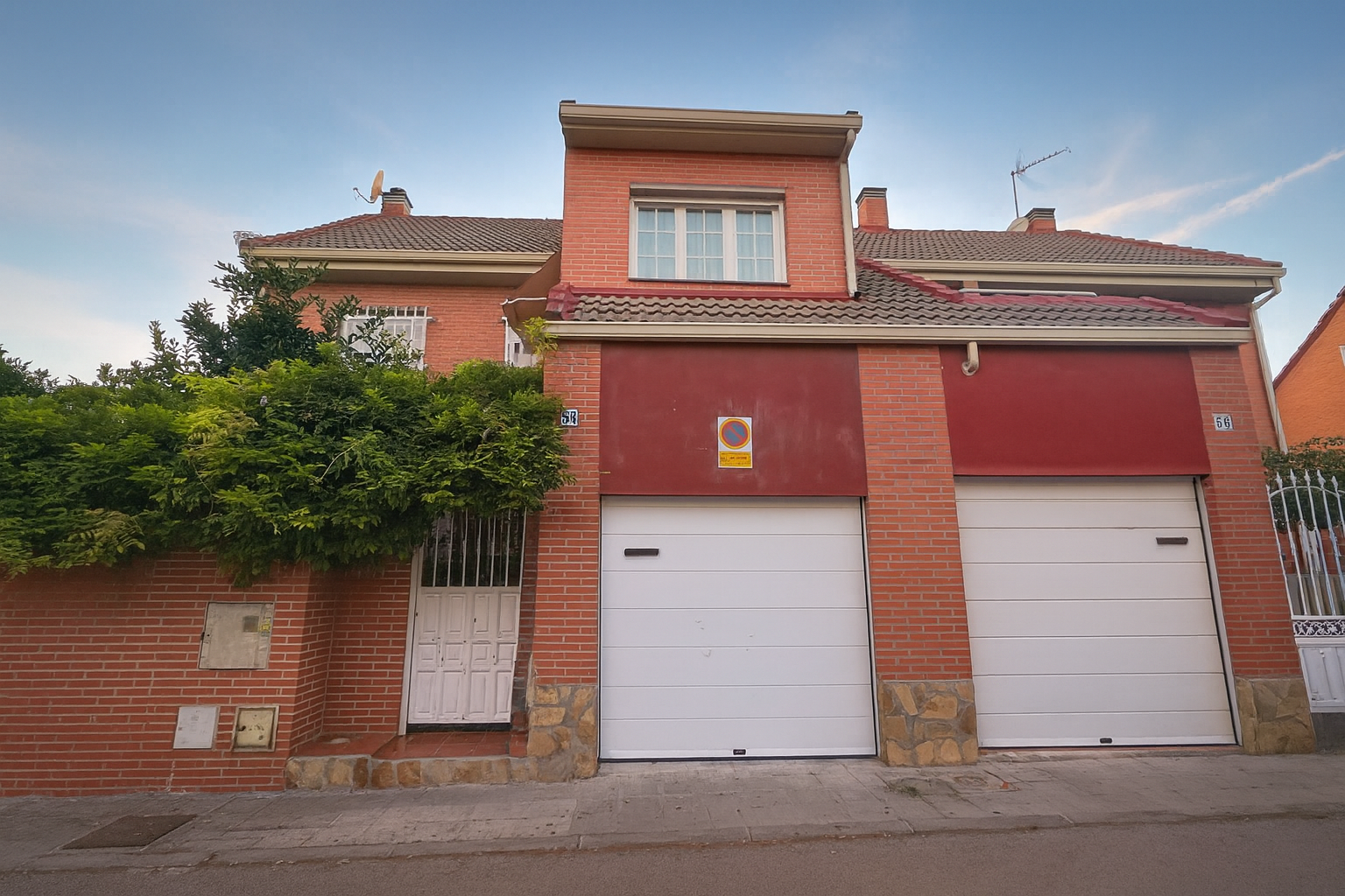 Exterior view of House or chalet for sale in Getafe  with Air Conditioner, Heating and Private garden