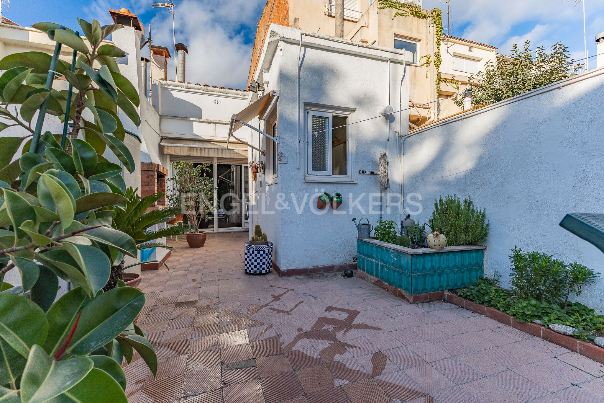 Exterior view of House or chalet for sale in Sabadell  with Air Conditioner, Heating and Private garden