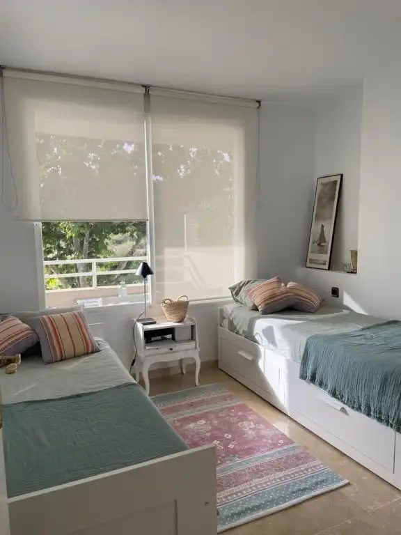 Dormitori de Apartament de lloguer en Andratx amb Moblat, Balcó i Piscina comunitària