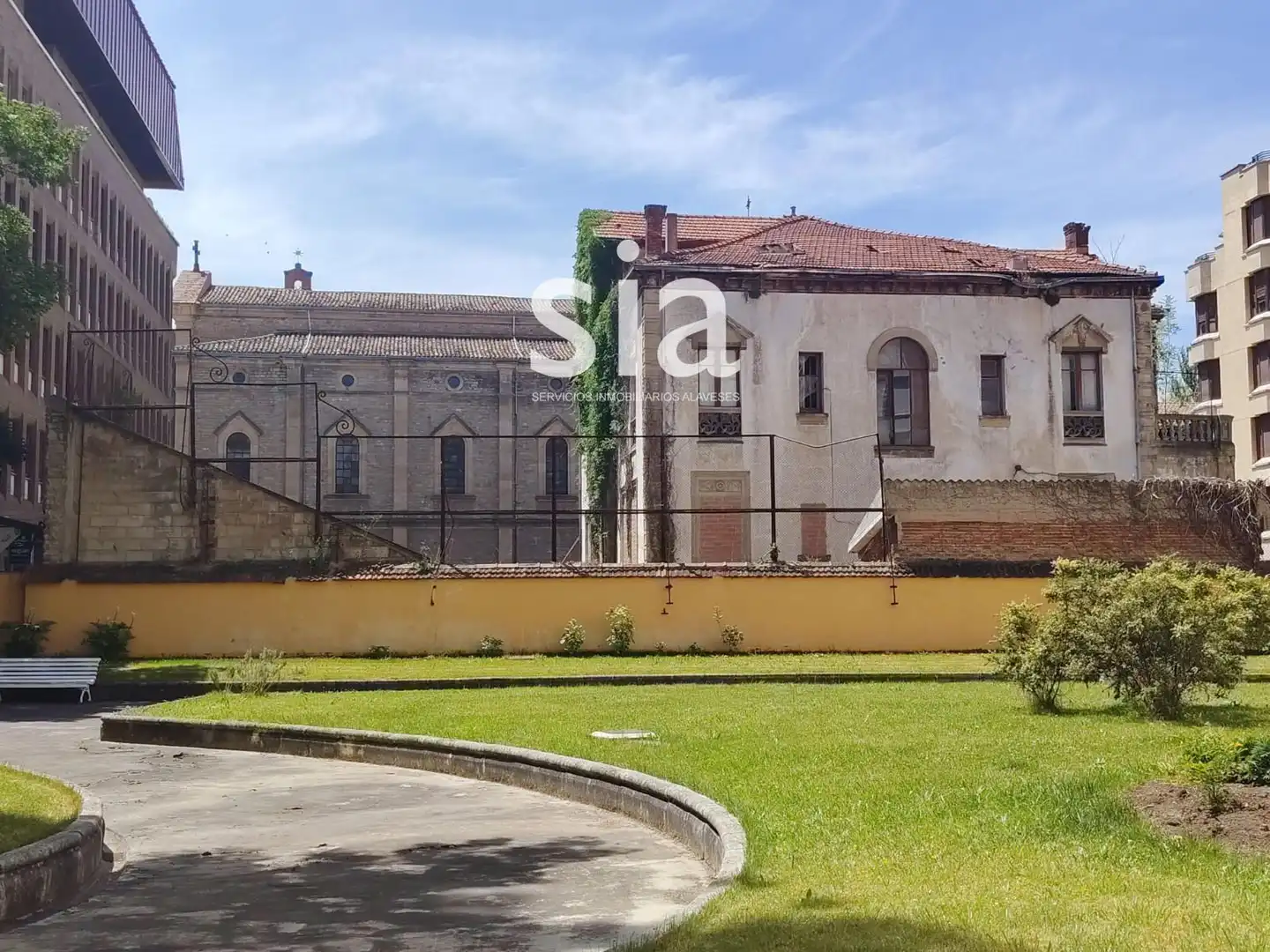 Außenansicht von Wohnung zum Verkauf in Vitoria - Gasteiz mit Heizung, Abstellraum und Möbliert