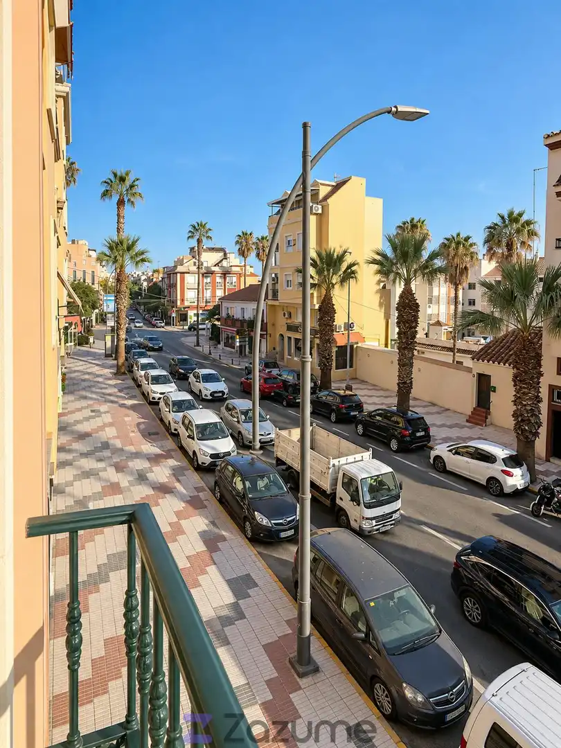 Außenansicht von Wohnung zur Miete in Rincón de la Victoria mit Ofen, Waschmaschine und Mikrowelle