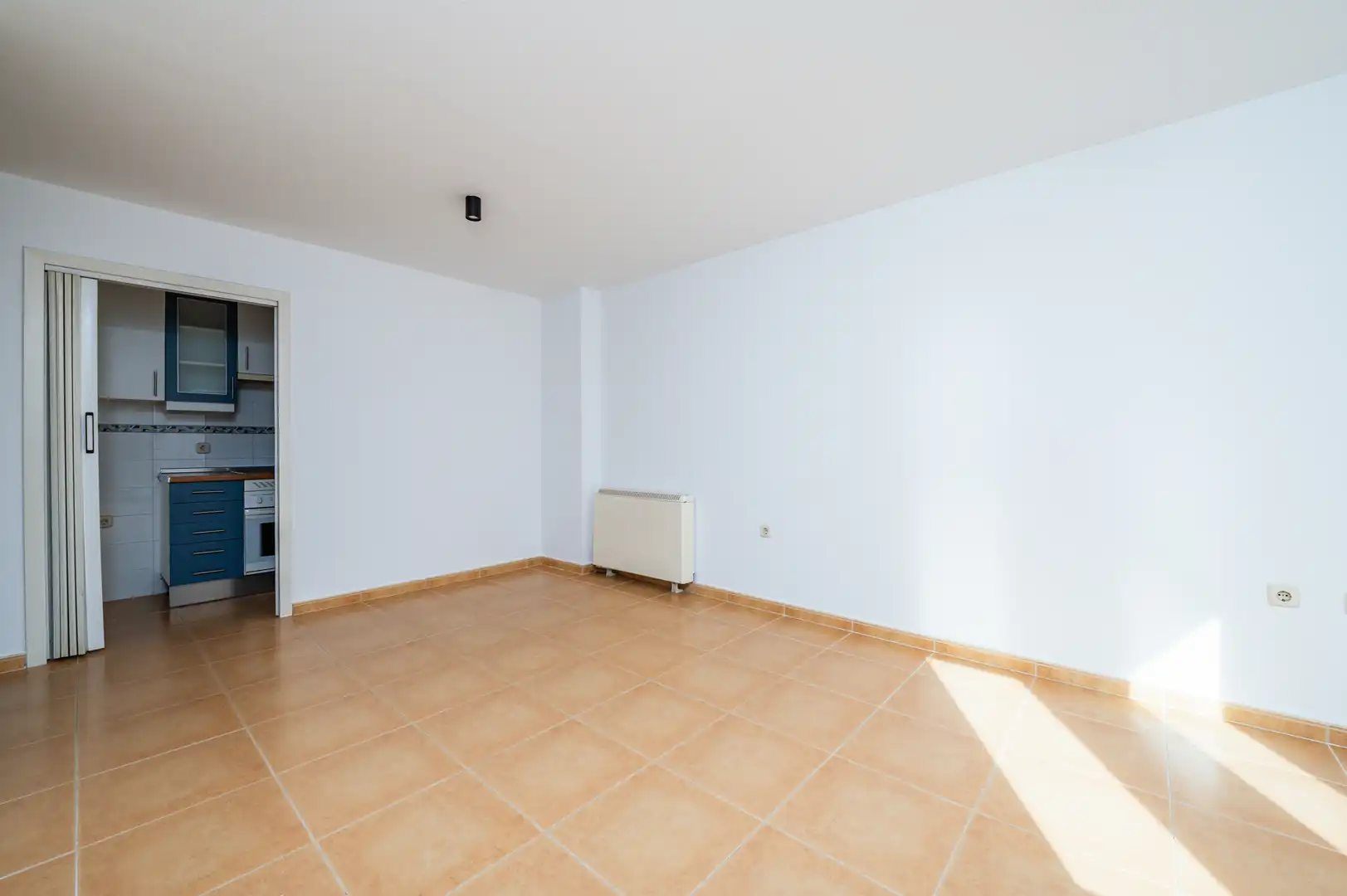 Wohnung zum Verkauf in Pinto mit Klimaanlage, Terrasse und Abstellraum