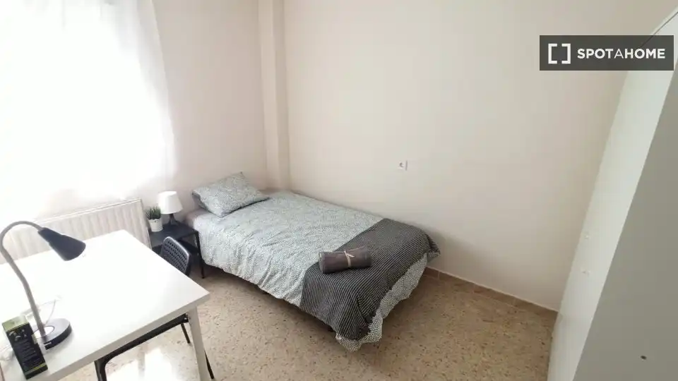 Room in Tres Olivos - Valverde