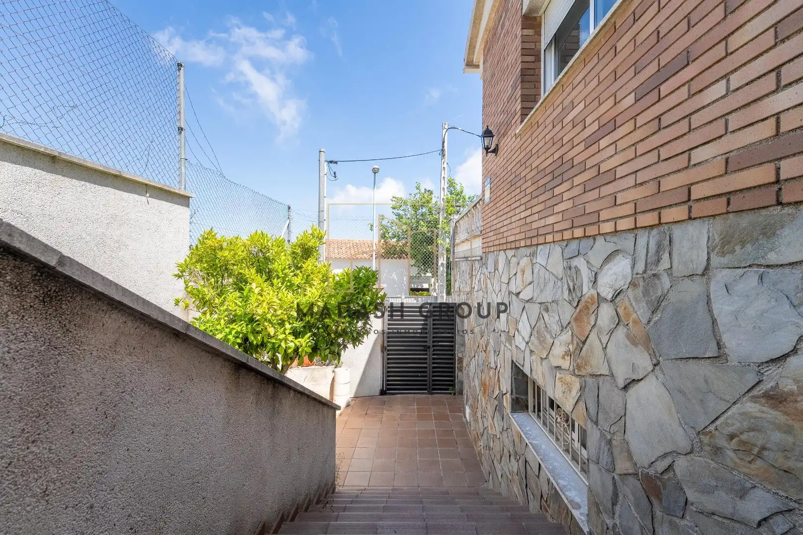 Vista exterior de Casa o xalet en venda en Calafell amb Aire condicionat, Calefacció i Jardí privat