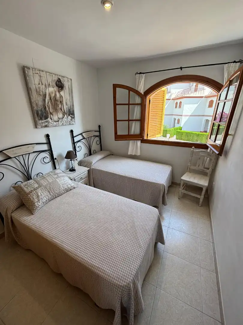 Habitación de Casa adosada en venta en Vandellòs i l'Hospitalet de l'Infant con Aire acondicionado, Jardín privado y Terraza