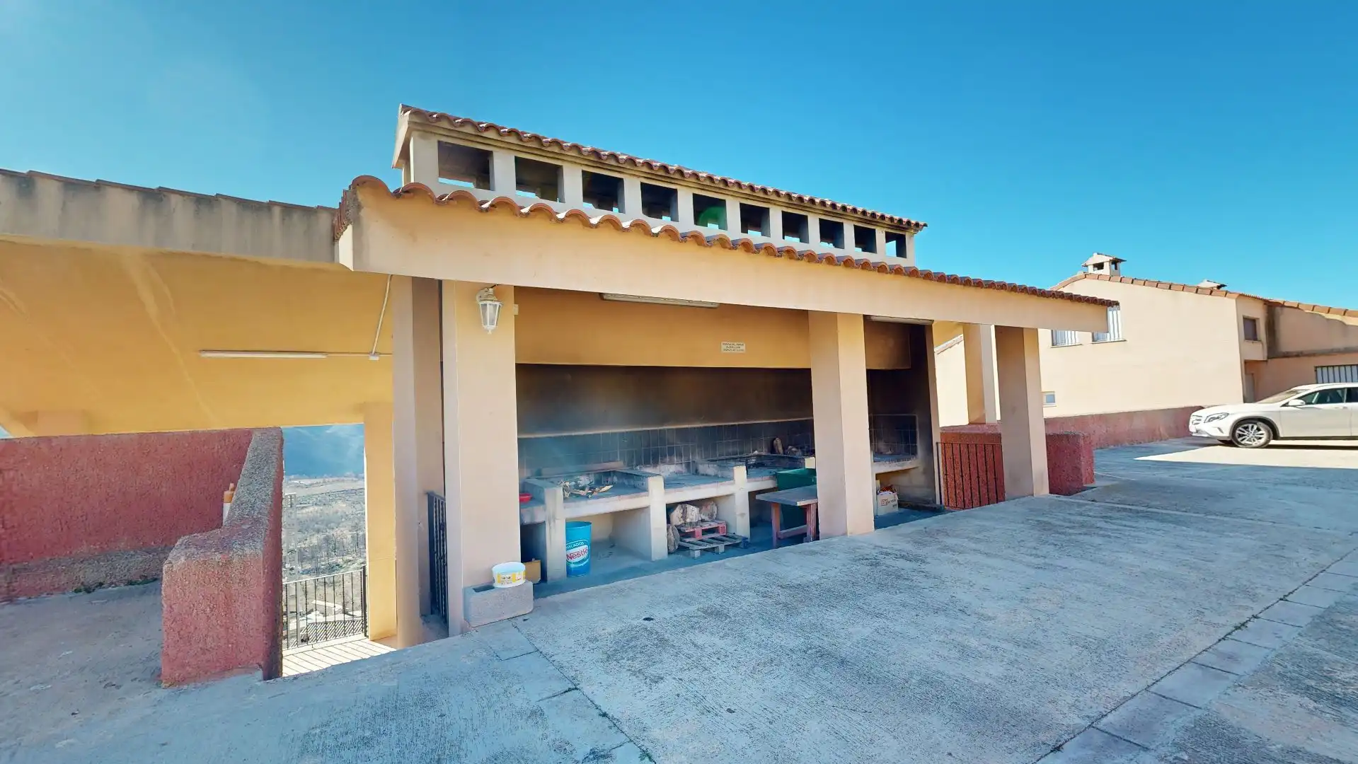 Vista exterior de Casa adosada en venda en Toràs amb Calefacció, Jardí privat i Terrassa