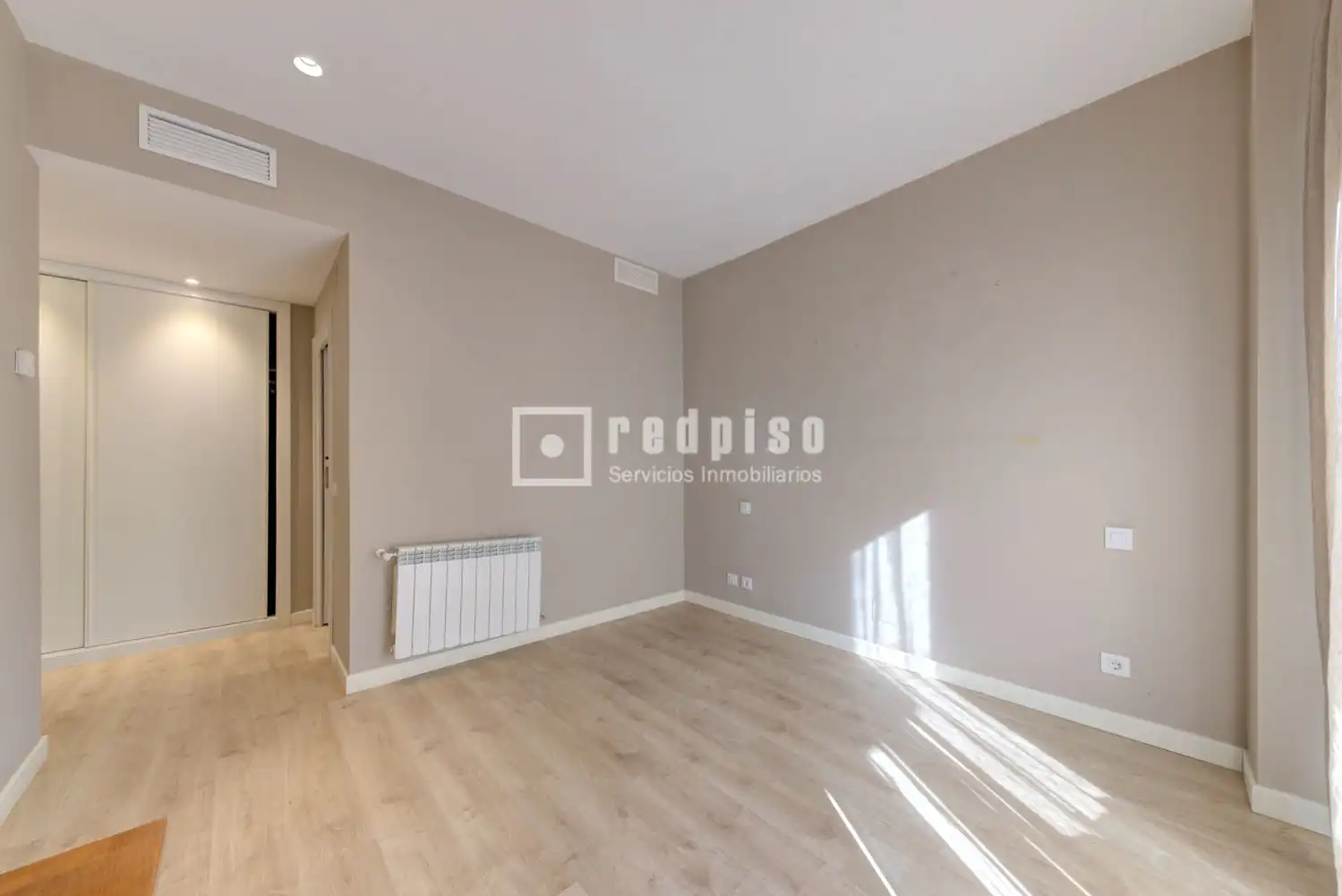 Habitación de Piso en venta en Boadilla del Monte con Aire acondicionado, Calefacción y Terraza