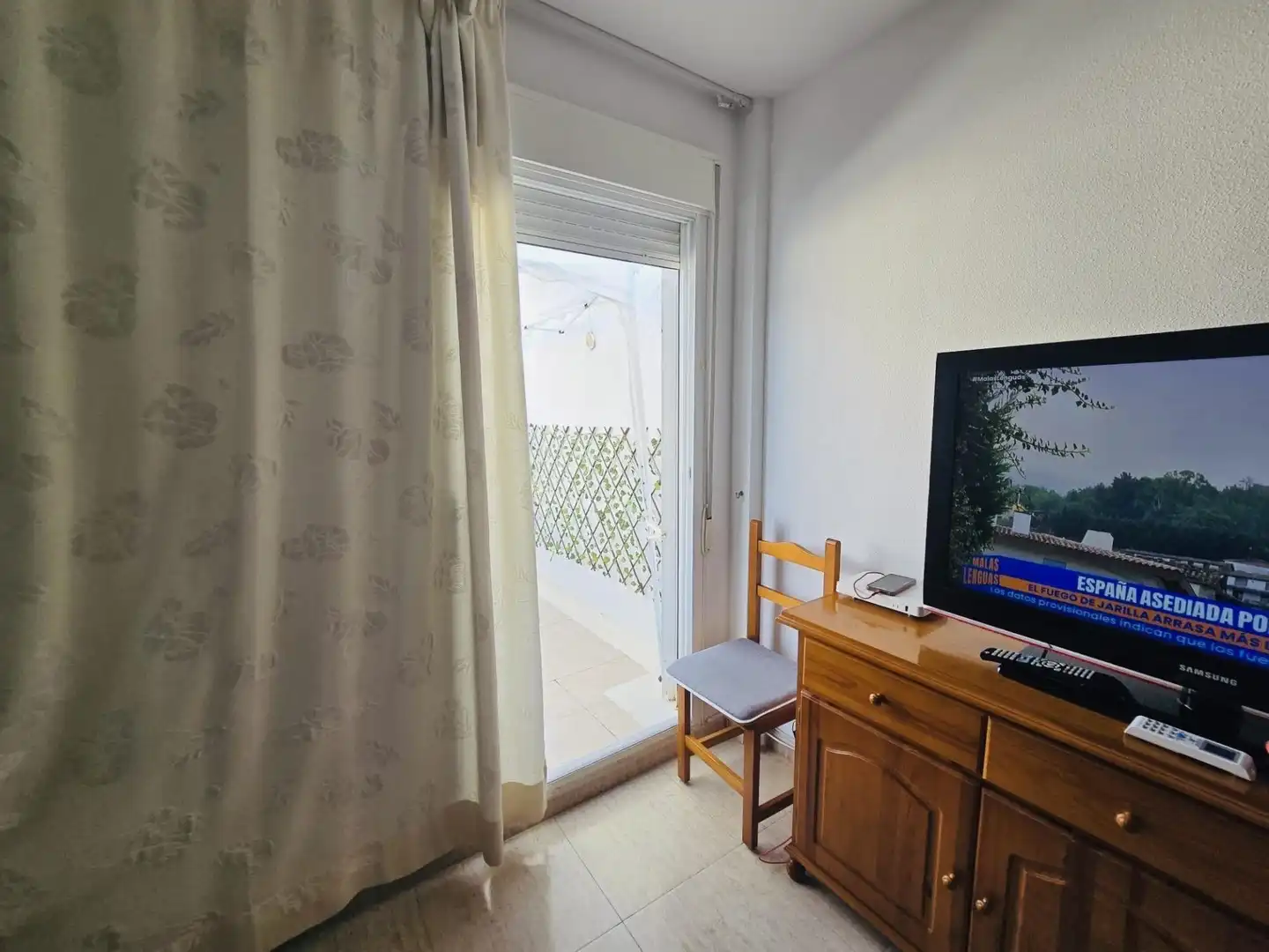 Schlafzimmer von Wohnung zum Verkauf in Torrevieja mit Klimaanlage, Heizung und Privatgarten