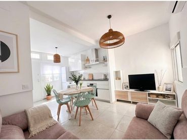 Flat for sale in Calle Miguel bueno 25