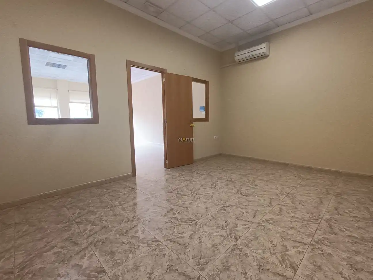 Local comercial de lloguer a Calle del Submarino, imagen 3