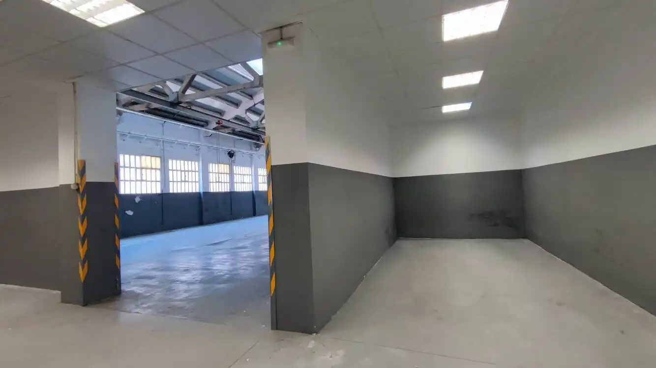 Fabrikhallen zur Miete in Barberà del Vallès