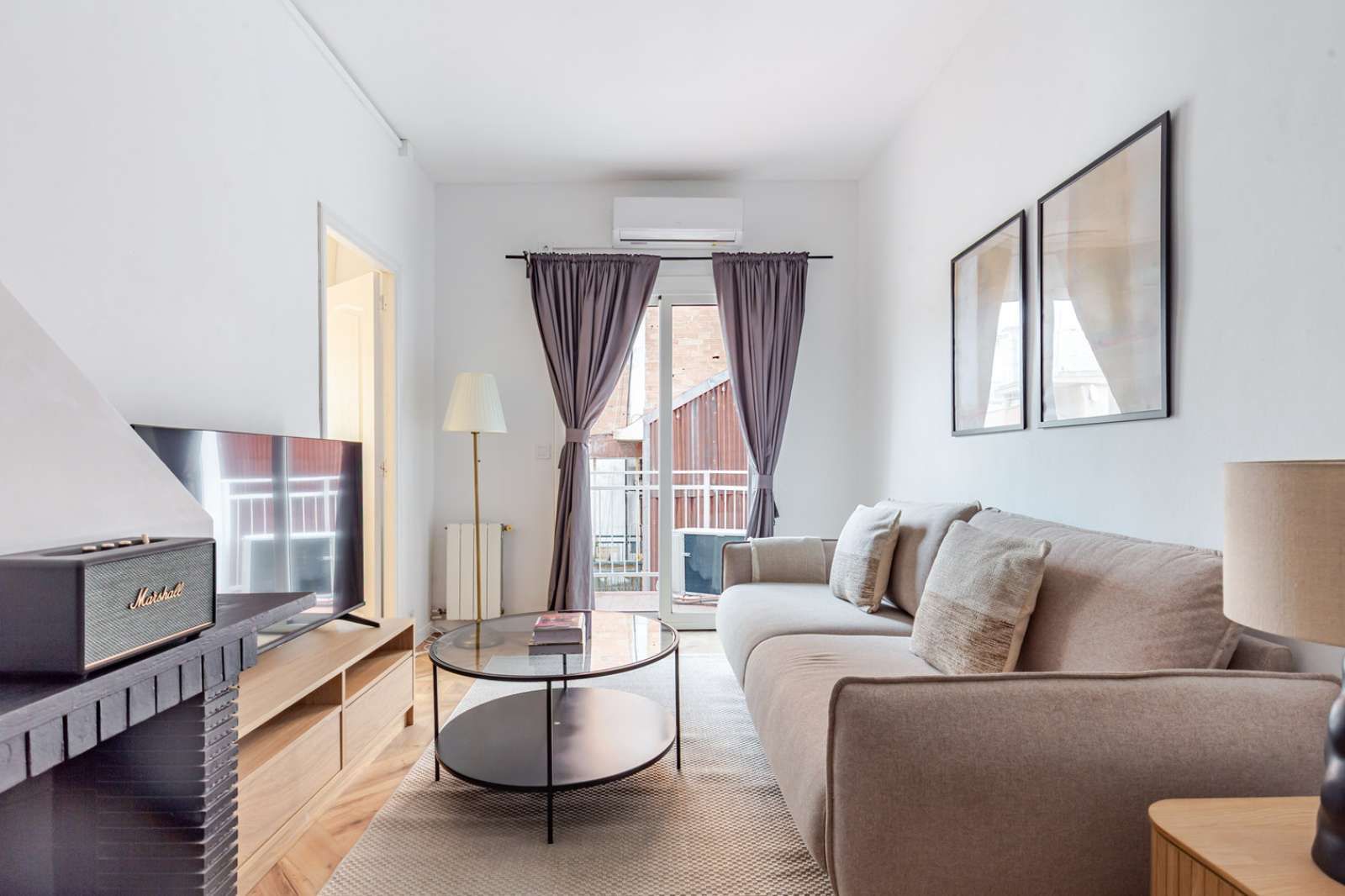 Living room of Apartment to share in  Barcelona Capital  with Air Conditioner, Heating and Terrace