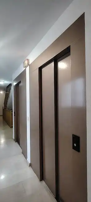 Wohnung zum Verkauf in Linares mit Klimaanlage, Heizung und Privatgarten