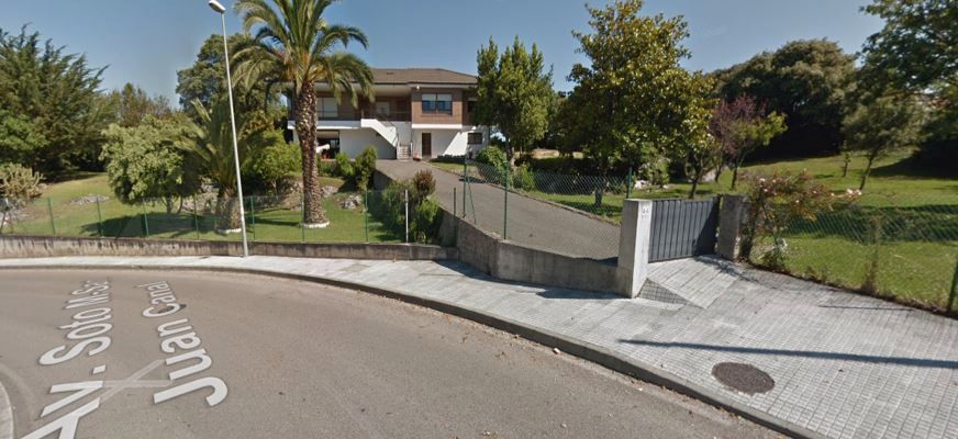 Exterior view of House or chalet for sale in Santa Cruz de Bezana  with Private garden