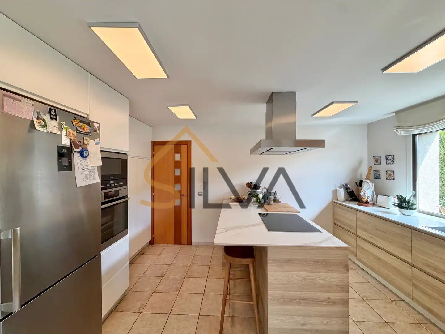 Cocina de Casa o chalet en venta en Oleiros con Calefacción, Jardín privado y Terraza