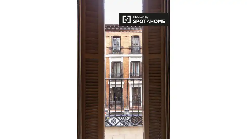 Appartamento con terrazza in affitto a Centro, imagen 17