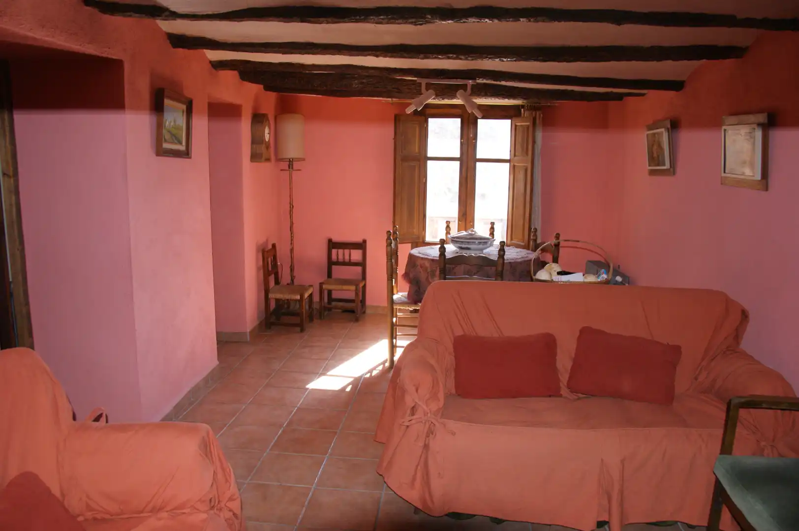 Sala de estar de Casa o chalet en venta en Castellote con Calefacción, Jardín privado y Amueblado