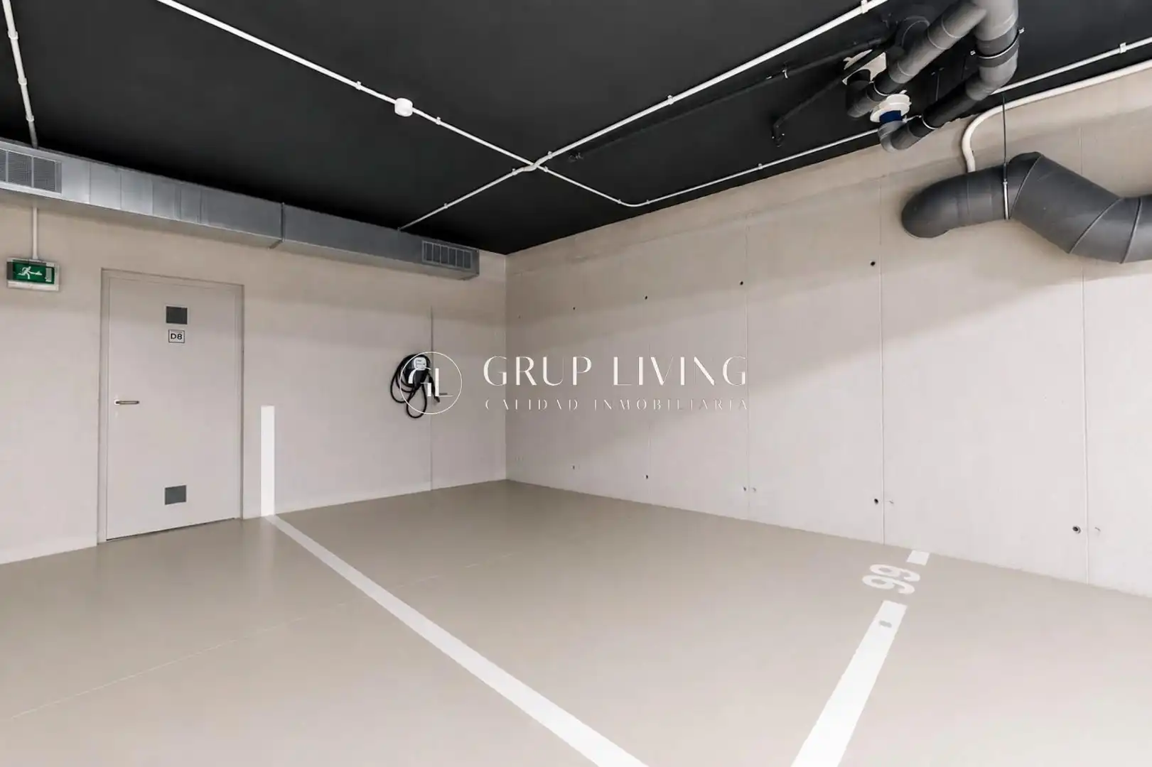 Parking de Piso de alquiler en Sitges con Calefacción, Jardín privado y Terraza