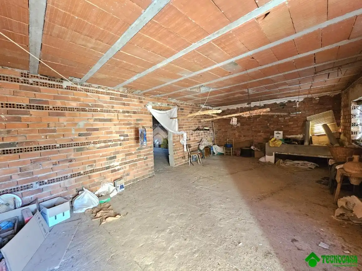 Casa adosada en venda en Balazote
