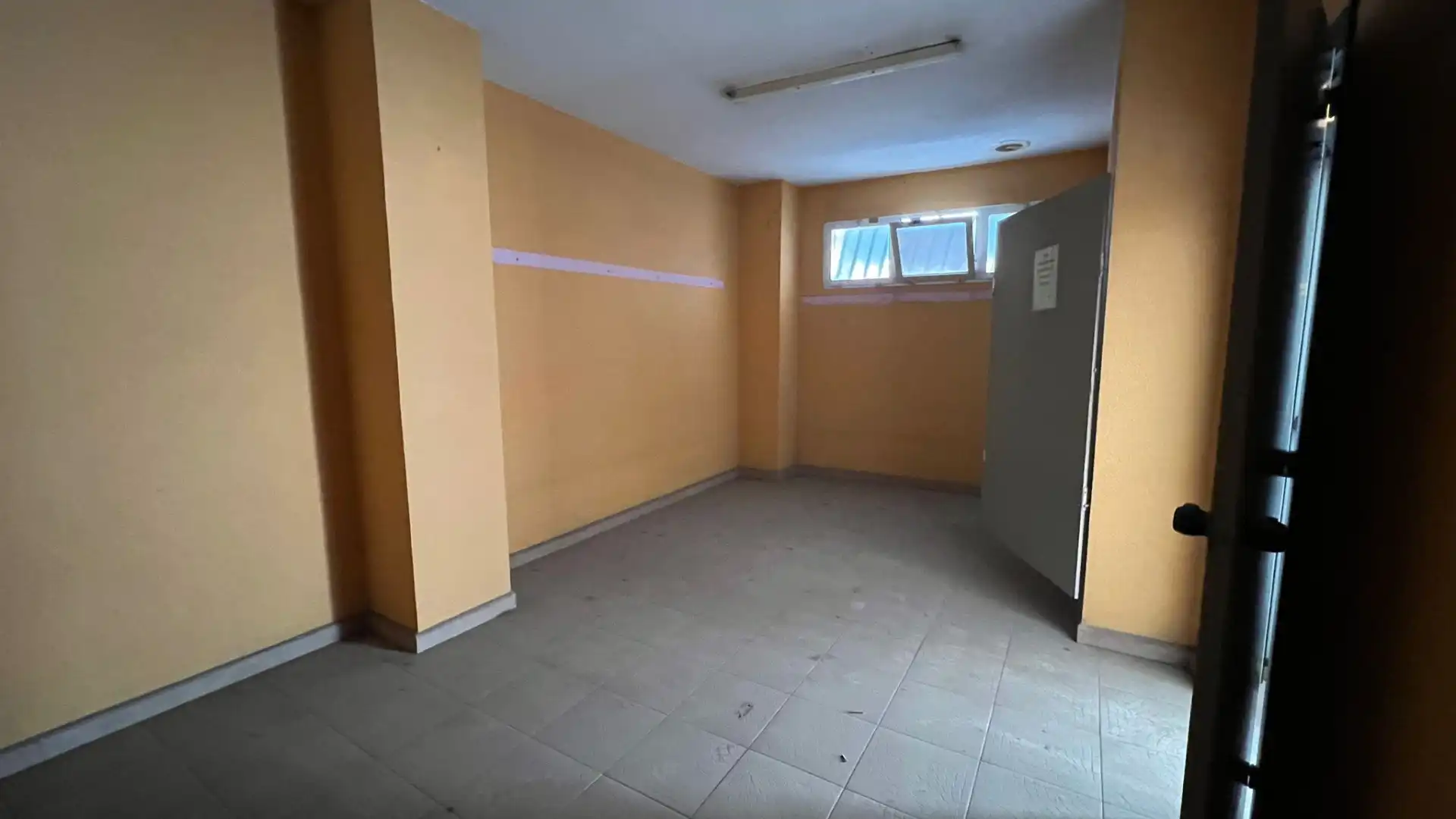 Local comercial en venda a Avenida de Juan Carlos I, imagen 2