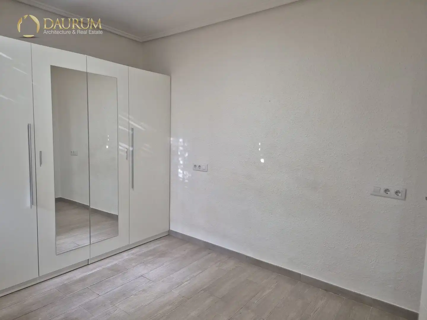 Dormitori de Casa adosada en venda en Aldaia amb Terrassa i Traster