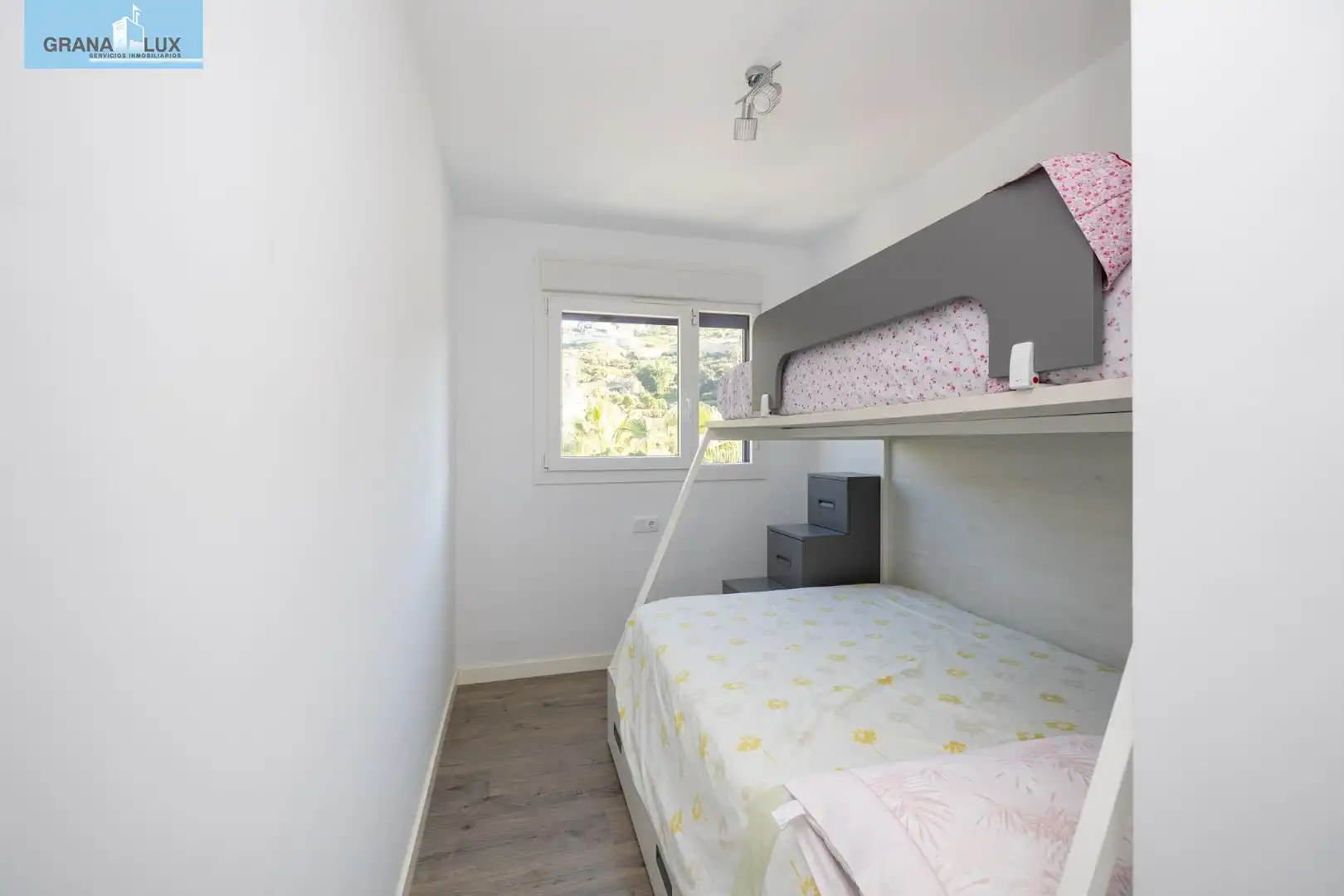 Habitación de Piso en venta en Almuñécar con Aire acondicionado, Jardín privado y Terraza